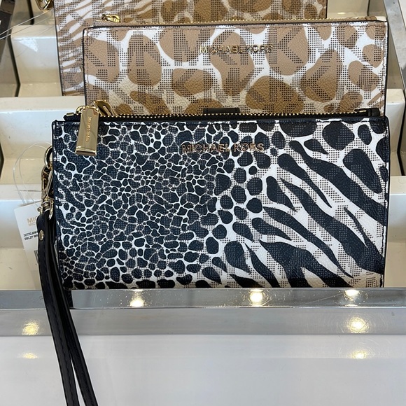 MICHAEL KORS LARGE DOUBLE ZIP WRISTLET WALLET PHONE CASE CLUTCH
Black Multi - Picture 1 of 16